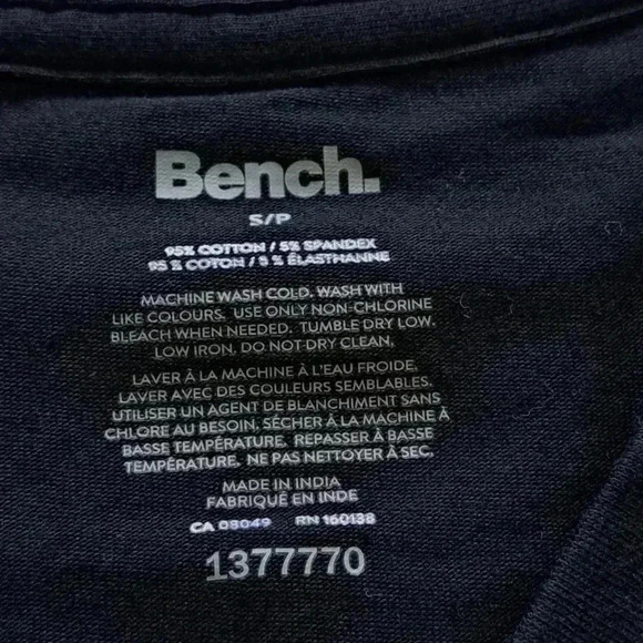 NWOT Bench Solid Cotton V-neck T-shirt Black Size Small  Men's - Picture 6 of 8